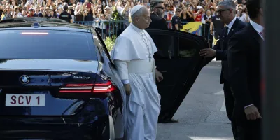 el-papa-leon-xiv-inicia-su-visita-a-madrid-en-un-centro-social-para-vulnerables