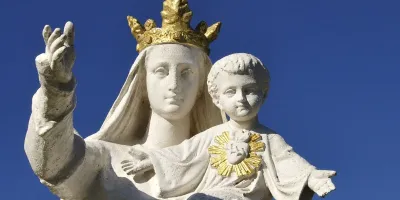polemica-en-brasil-por-la-restauracion-de-unas-esculturas-de-jesus-y-la-virgen