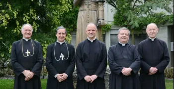 una-tormenta-interrumpe-las-ordenaciones-episcopales-de-la-fsspx-en-econe
