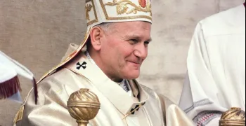 karin-lejeune-recuerda-la-amistad-de-su-padre-con-juan-pablo-ii-en-el-centenario-de-su-nacimiento