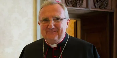 el-cardenal-roche-confirma-que-el-papa-leon-xiv-no-modificara-traditionis-custodes