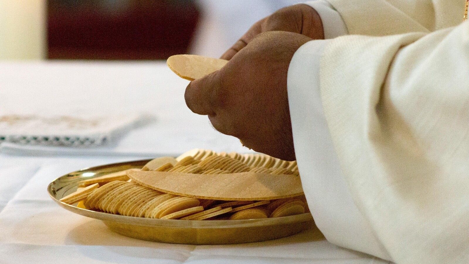 El Papa León XIV pide apagar los smartphones durante la Cuaresma para escuchar a Dios